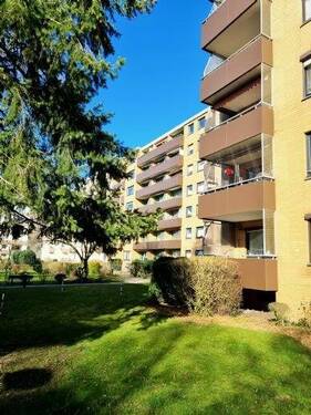 Seitliche Frontansicht - 2 Zimmer Etagenwohnung zum Kaufen in Lübeck