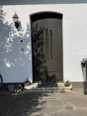 Haustüre - 6 Zimmer Mehrfamilienhaus, Wohnhaus zum Kaufen in Göppingen