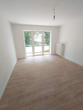 Wohnzimmer - Zum 01.02.2026 - neues Jahr, neues Glück - sanierte Wohnung mit Balkon