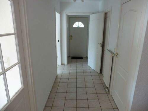 Erdgeschossflur - 3 Zimmer Doppelhaushälfte in Buxtehude