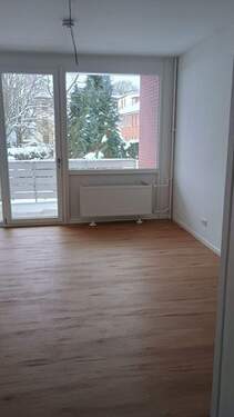 Wohnzimmer - 3 Zimmer Etagenwohnung in Hamburg