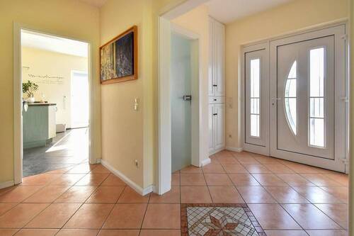 Diele - 7 Zimmer Einfamilienhaus in Heiligenhaus