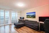 Wohnzimmer - Sofort bezugsfrei: Gepflegte 2-Zimmer-Wohnung mit Balkon und Stellplatz