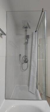 Vollbad - Dusche/Badewanne - 
