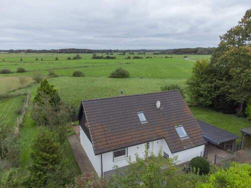 Titelbild - Charmantes Einfamilienhaus im Split-Level-Stil mit Weitblick über die Felder von Königshügel