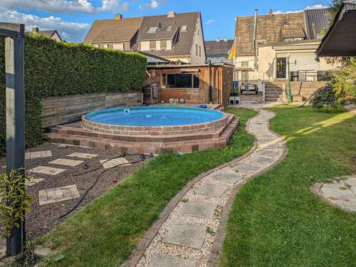 Garten mit Pool und Sauna - 6 Zimmer Einfamilienhaus zum Kaufen in Lippstadt