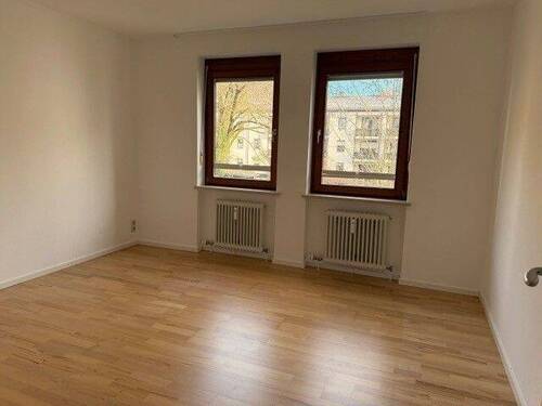 Schlafzimmer - 2 Zimmer Etagenwohnung zum Kaufen in Bad Reichenhall