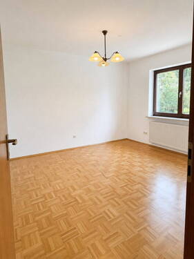Schlafzimmer/Arbeitszimmer EG - 