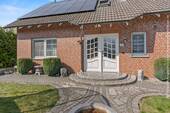 Mehrere Zugangsmöglichkeiten ins Haus - 7 Zimmer Mehrfamilienhaus, Wohnhaus zum Kaufen in Lienen