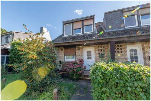 Frontansicht - 5 Zimmer Doppelhaushälfte in Elmshorn