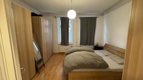 Schlafzimmer (1).JPG - 