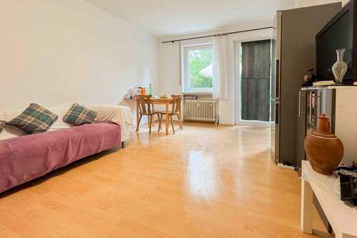 Wohnzimmer - 1 Zimmer Etagenwohnung in Nürnberg