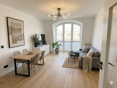 Wohnzimmer - 2 Zimmer Etagenwohnung zur Miete in Zwickau