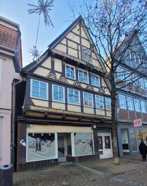 Blick auf das Objekt - Historisches Wohn- und Geschäftshaus mit Potenzial in 1-A Lage von Celle