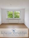 Wohnzimmer - teilsanierte 3-Zimmer Wohnung im 2. OG im Pleißenweg, Neukirchen, beziehbar ab 01.08.2026