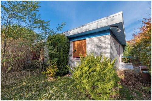 Seiten- und Eingangsansicht - 