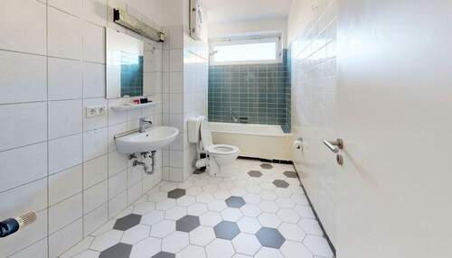 Wannenbad vor Sanierung - 