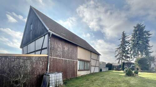 Rückansicht und Garten - 