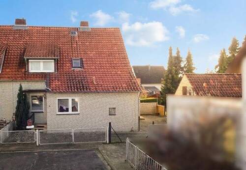 Vorderansicht - 4 Zimmer Doppelhaushälfte zum Kaufen in Peine