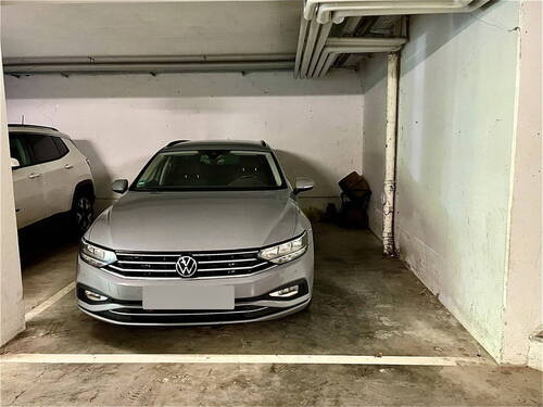 Garagenplatz mit Stauraum - 