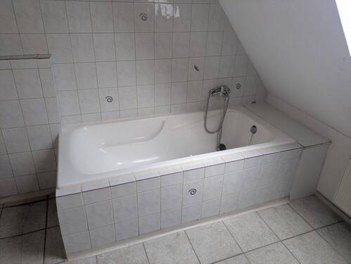 Badezimmer 1. OG - 