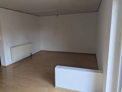 Wohnzimmer - 3 Zimmer Doppelhaushälfte in Markt Erlbach
