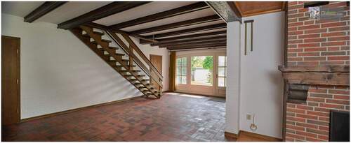 Wohndiele mit Blick zum Eingang - 