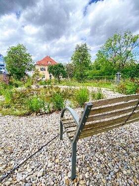 Gartenbenutzung mit Teich - 