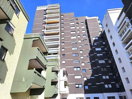 Ansicht Gebäude - 3 Zimmer Etagenwohnung zum Kaufen in Ludwigshafen