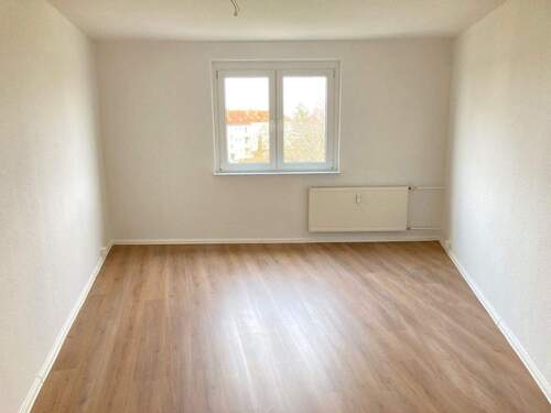 Wohnbeispiel - Wohnzimmer - 2 Zimmer Etagenwohnung zur Miete in Magdeburg