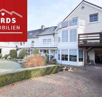 Repräsentatives Zweifamilienhaus mit Einliegerwohnung - Lübeck Kücknitz