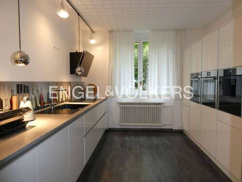 Neue Einbauküche - 8 Zimmer Mehrfamilienhaus, Wohnhaus zur Miete in Tübingen