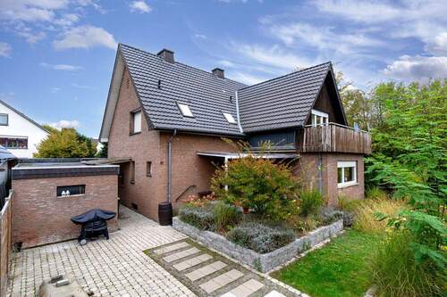 Hausansicht - 7 Zimmer Einfamilienhaus zum Kaufen in Rheda-Wiedenbrück