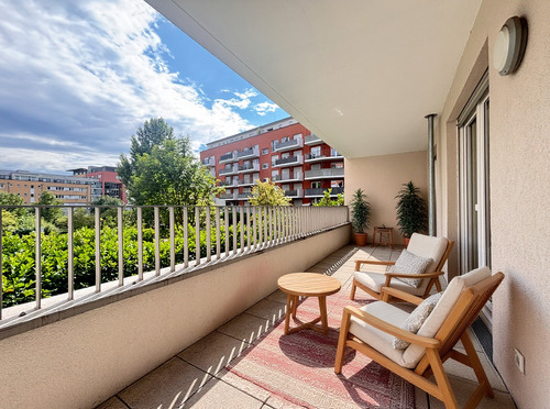 Loggia_staged.png - Attraktive und geräumige 4-Zimmer-Wohnung mit TG-Stellplatz und EBK