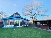 Hinteransicht Wintergarten - Historisches Fachwerkhaus mit 2 Wohneinheiten + Antiquitätencafé, Nähe Luther See