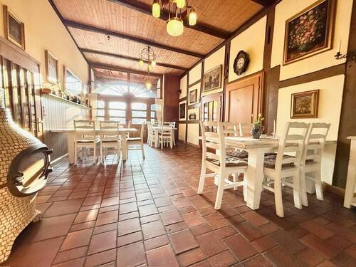hinterer Bereich Café - Mehrfamilienhaus, Wohnhaus in Wunstorf / Luthe zum Kaufen