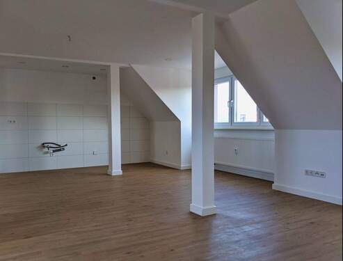 so sieht es ohne Küche aus - Etagenwohnung mit 77,00 m² in Aschaffenburg zur Miete