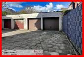 Innenhof mit Garagen - 