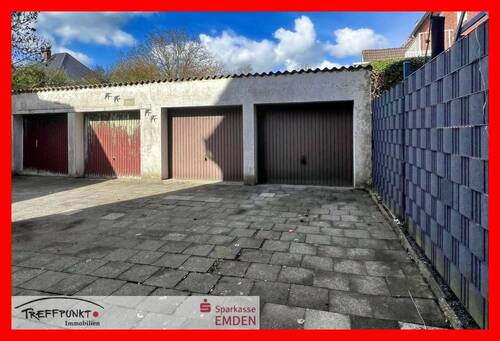 Innenhof mit Garagen - 