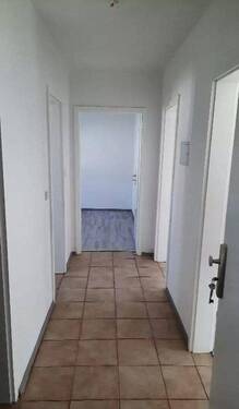 Flur - Etagenwohnung mit 79,00 m&sup2; in Sankt Augustin zur Miete