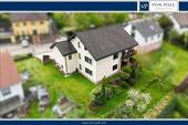 Hausansicht mit Grundstück - Mehrfamilienhaus in ruhiger Lage...