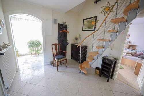 384bdf71-1a5b-4ef4-8a64-95a3e61bdfe5 - 