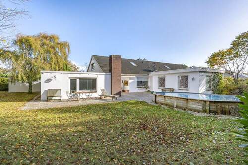 Gartenansicht - 9 Zimmer Doppelhaushälfte zum Kaufen in Ellerbek