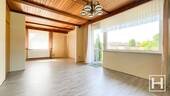 Offenes Wohnzimmer - 6 Zimmer Einfamilienhaus zum Kaufen in Wahlstedt