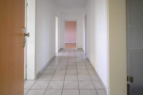 07-Flur - 3 Zimmer Etagenwohnung in Hamm