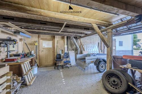 Scheuer mit zusätzlicher Empore - 