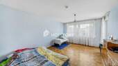 1. OG Schlafzimmer 1 - 