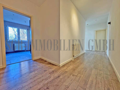 Flur - 3 Zimmer Etagenwohnung zum Kaufen in Bremen