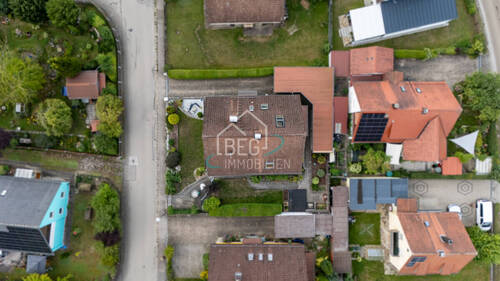 Vogelperspektive - Mehrfamilienhaus, Wohnhaus mit 240,40 m&sup2; in Dentlein am Forst zum Kaufen