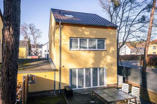 Hausansicht von der Gartenseite - 